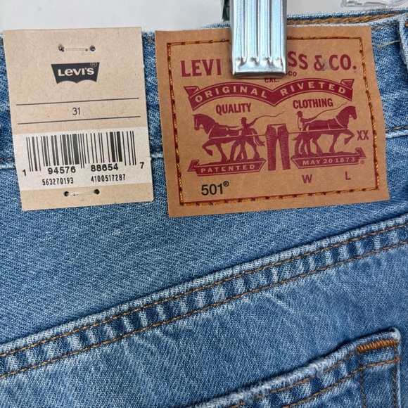 Levi's 501 Distressed Denim Shorts Size 31 NWT - Picture 5 of 8